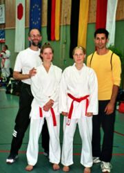 v.l.: Axel, Babs, Ilka und Köksal Chakir, mehrfacher Deutscher Meister im Kumite und aktiver Sprecher der deutschen Nationalmannschaft